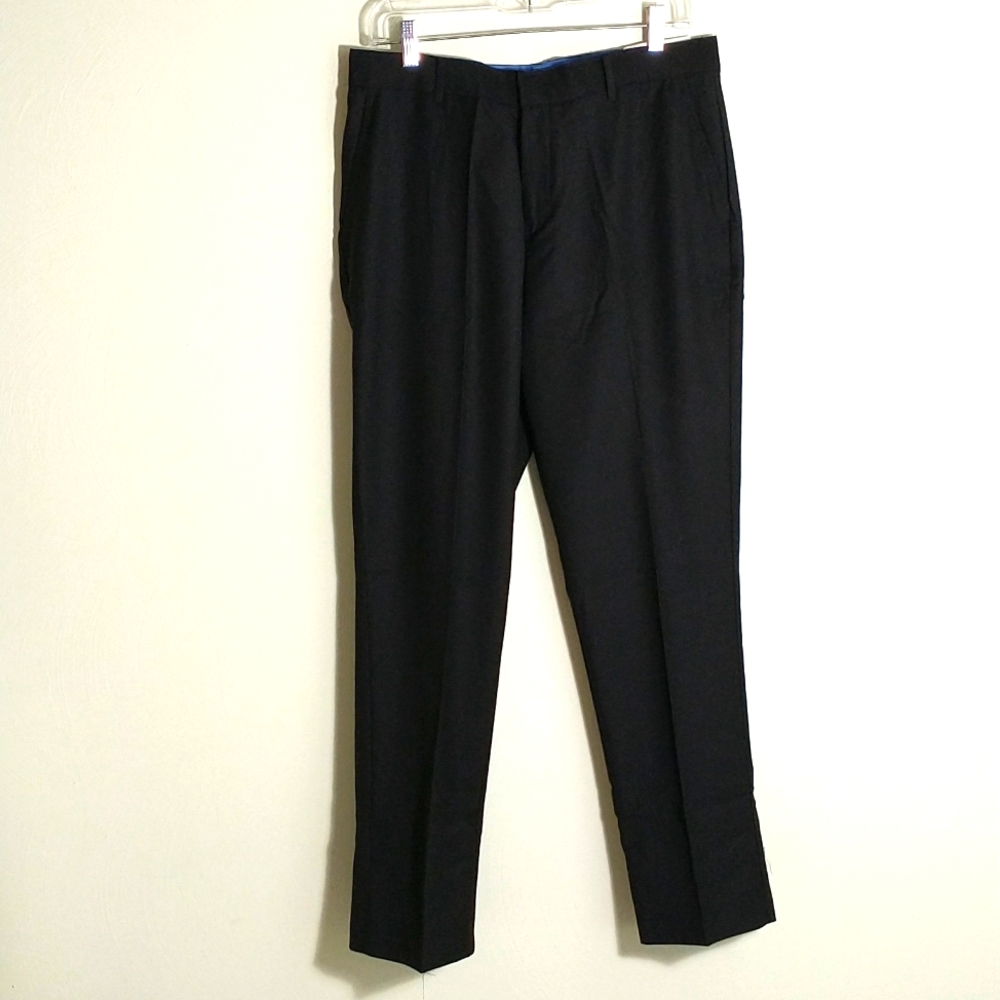 NWT IZod  Black flat front husky fit straight leg dress slacks sz 20